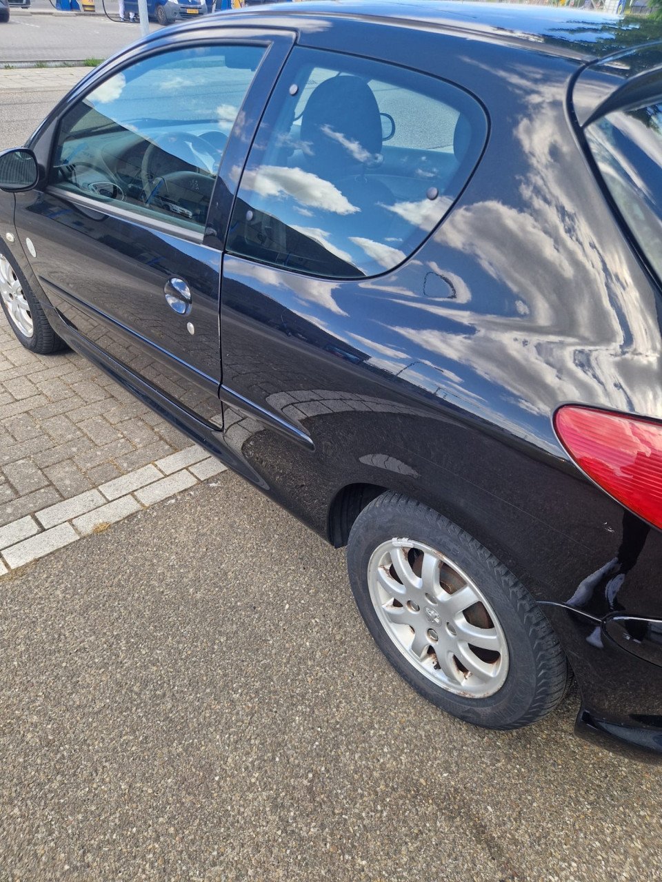 Te koop zeer nette en goed onderhouden Peugeot 206 1.4 met Nieuwe APK!