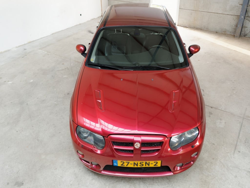MG ZT 4.6 v8 260