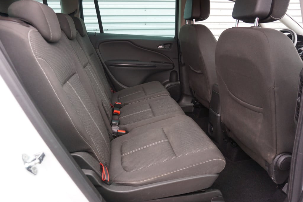 Opel Zafira 1.6 turbo business executive 7p. airco / navi / cruise / elektr