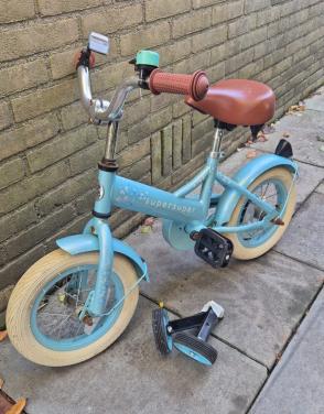 Kinder fiets 12 inch met zijwieltjes, en een step