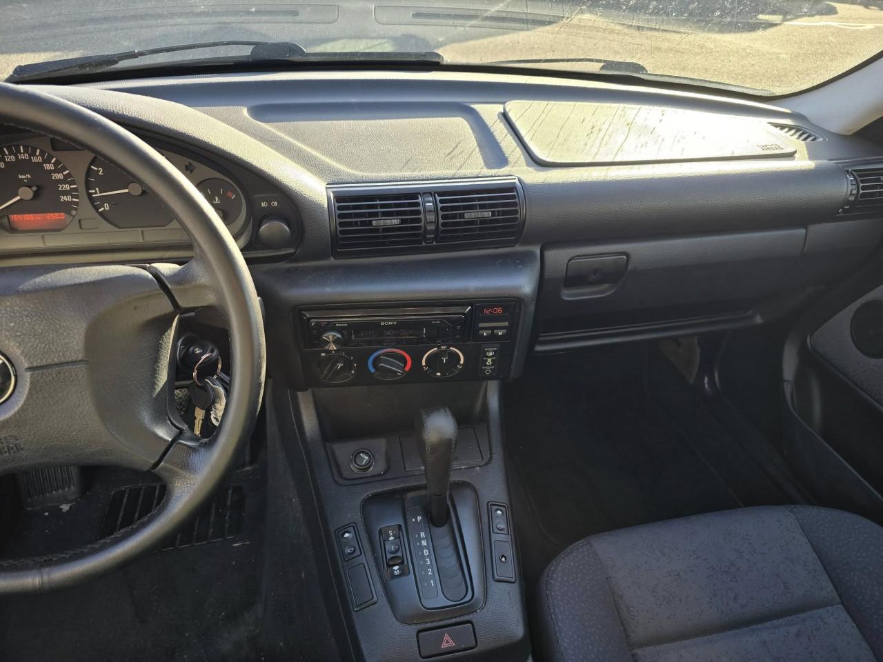 BMW 316i Compact – Automaat