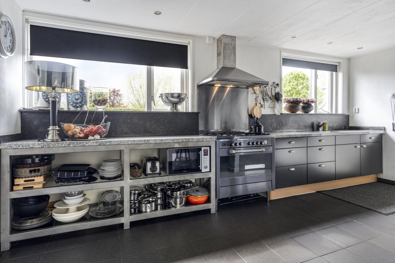 Vrijstaand huis met apart gastenhuis (Bed and Breakfast!)