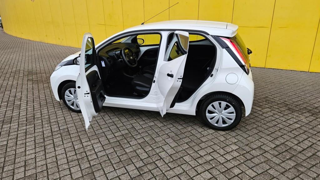 Toyota Aygo 1.0 vvt-i x-fun 2018 nl auto / nap / 67.462 km !