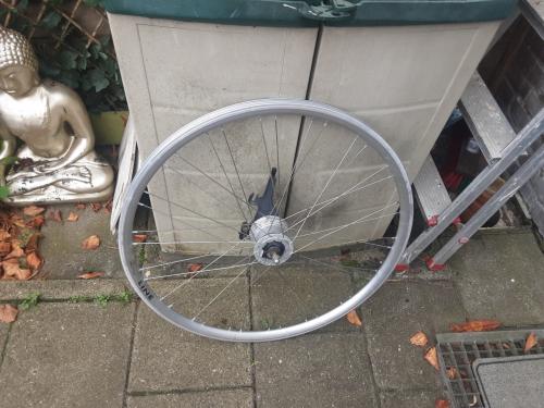 Shimano Nexus 28 inch voorwiel, naafdynamo, rollerbrake rem