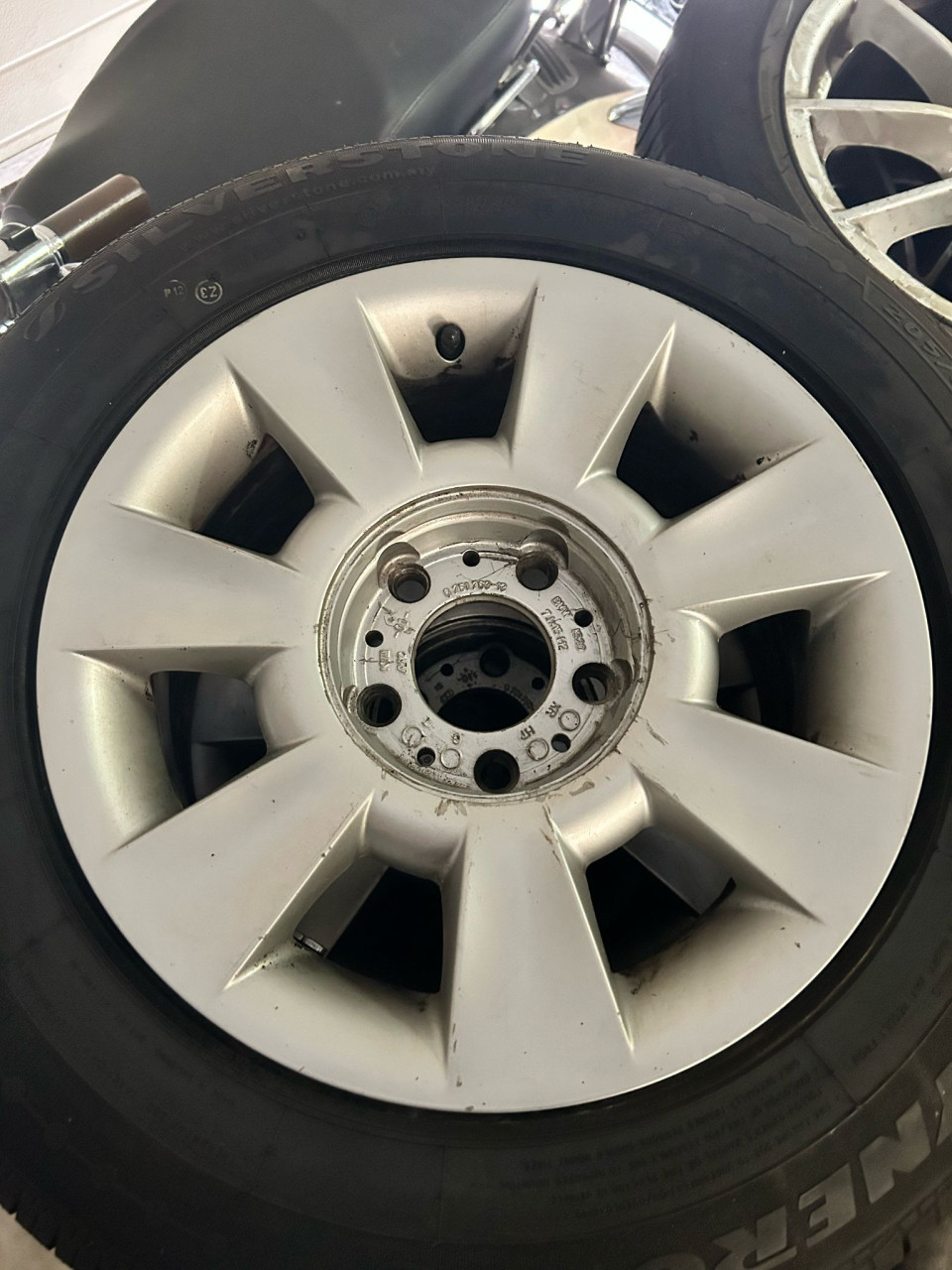 BMW 5-SERIE LICHT METALEN VELGEN CHAMPIRO WINTERBANDEN