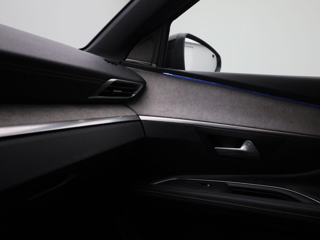 Peugeot 3008 1.6 hybrid 225 gt pack business | automaat | leder | trekhaak 