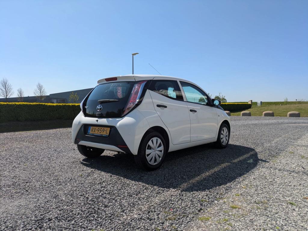 Toyota Aygo 1.0 vvt-i x-fun | 5 deurs | airco | bluetooth