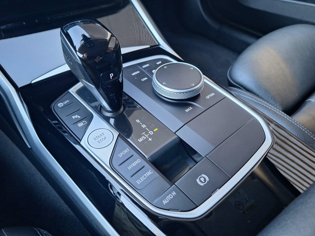 BMW 3-serie touring 320e business edition plus model sport line