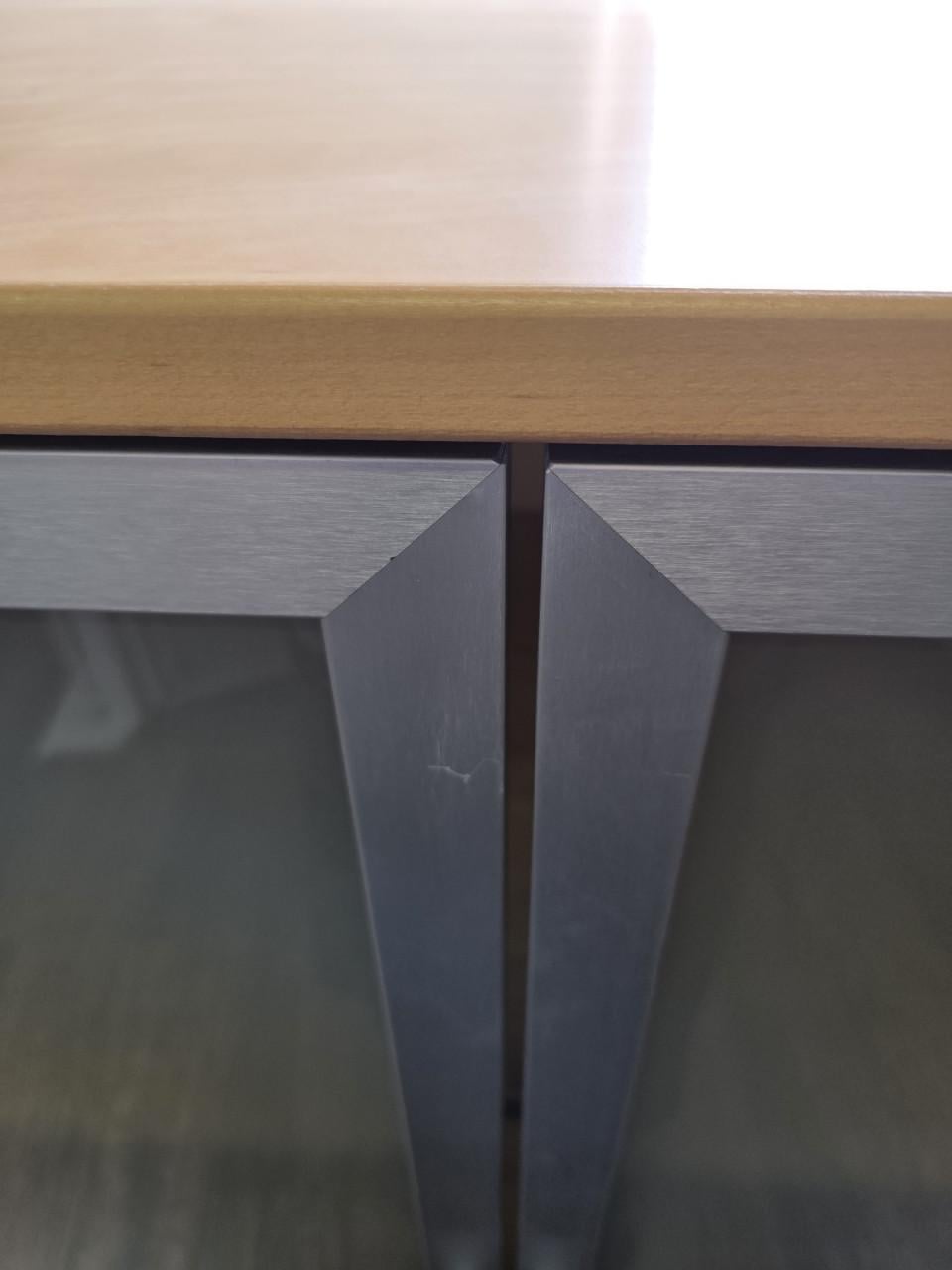 Praktische, compacte vitrine/boekenkast (IKEA)