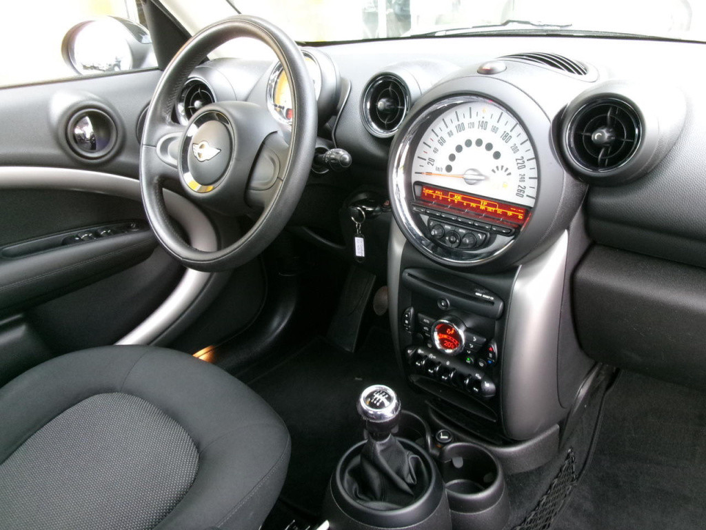 Mini Countryman one 1.6 airco, lm.velgen