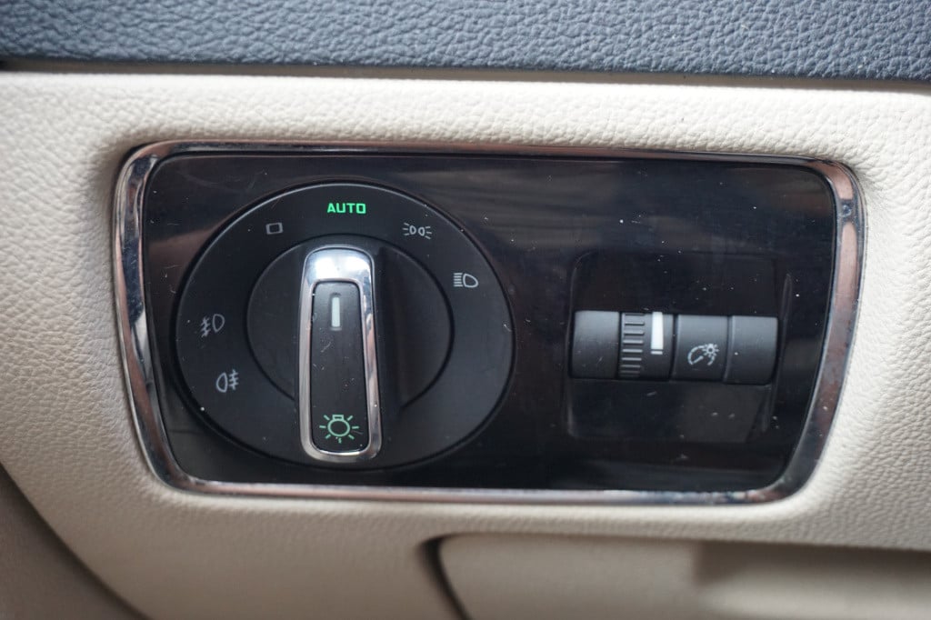Skoda Superb combi 3.6 fsi elegance 4x4 business line automaat - climate / 