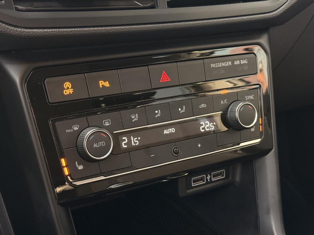 Volkswagen T-cross 1.0 tsi r-line | vc | acc | dab | trekhaak | stoelverwar