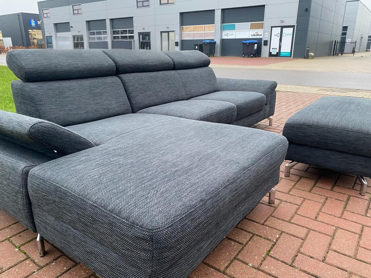 GRATIS LEVERING HEEL NL Montel Grjs Stoffen Hoekbank +Hocker