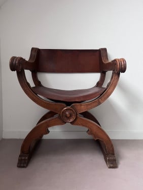 Savonarola stoel / Renaissance stijl – massief hout