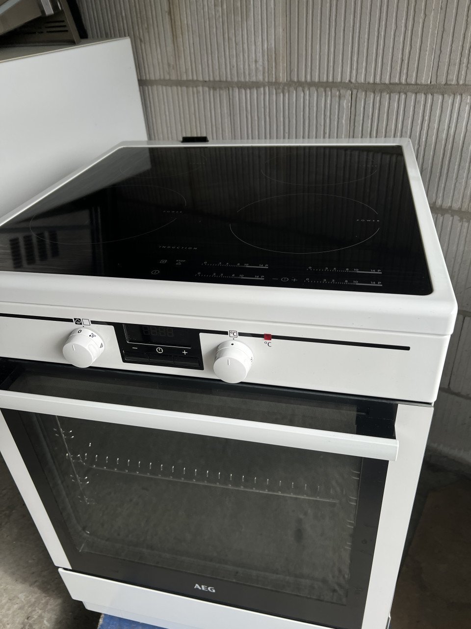 Nieuw vrijstaand AEG inductie Fornuis met elektrisch 3d hetelucht oven