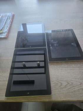 Apple ipads  3 stuks