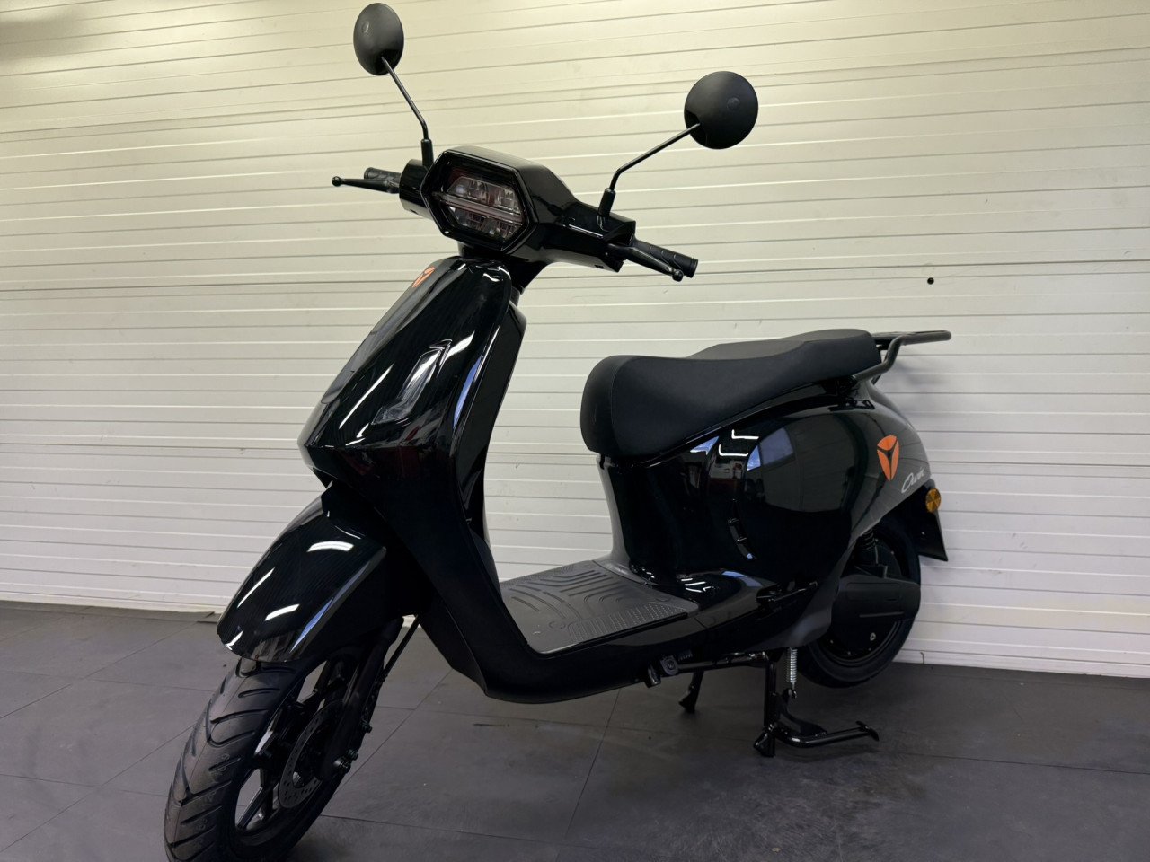 Nieuw! Yadea Owin 25/45km de A-merk retrolook scooter!