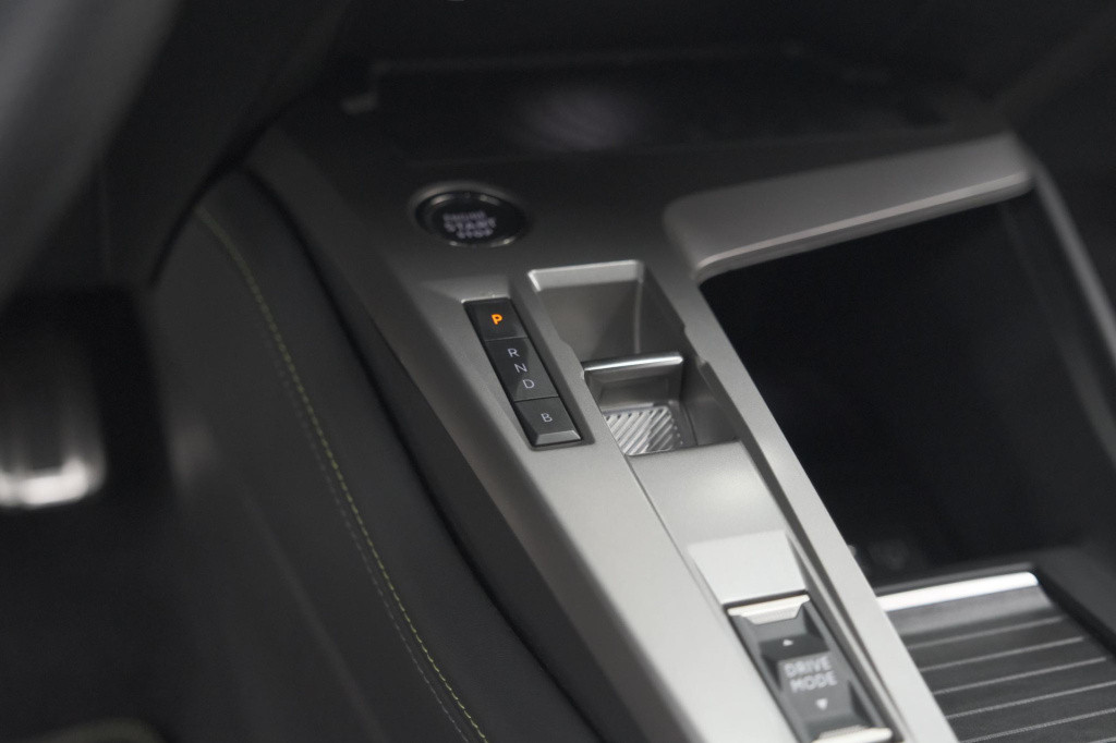 Peugeot 308 sw 1.6 plug-in hybrid 225 gt | focal audio | 360 camera | adapt