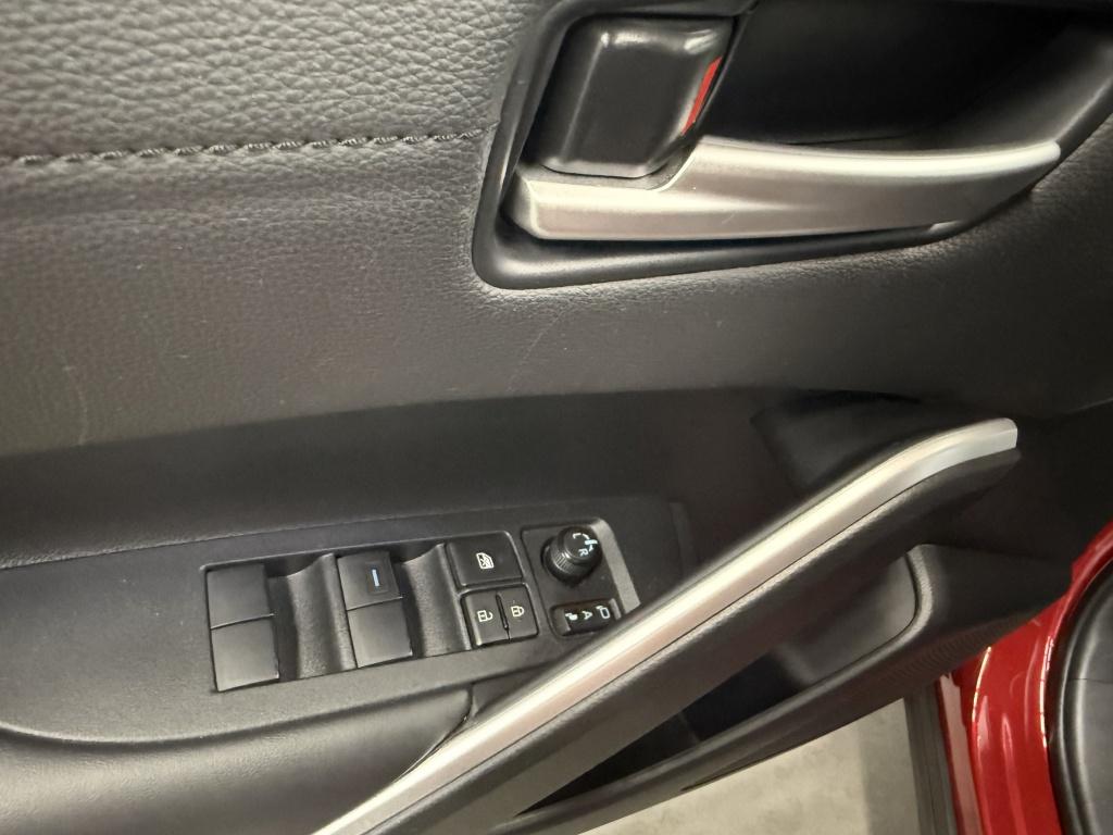 Toyota Corolla Cross 2.0 hp hybrid first ed| adap.cruise| stoel+stuur verw|