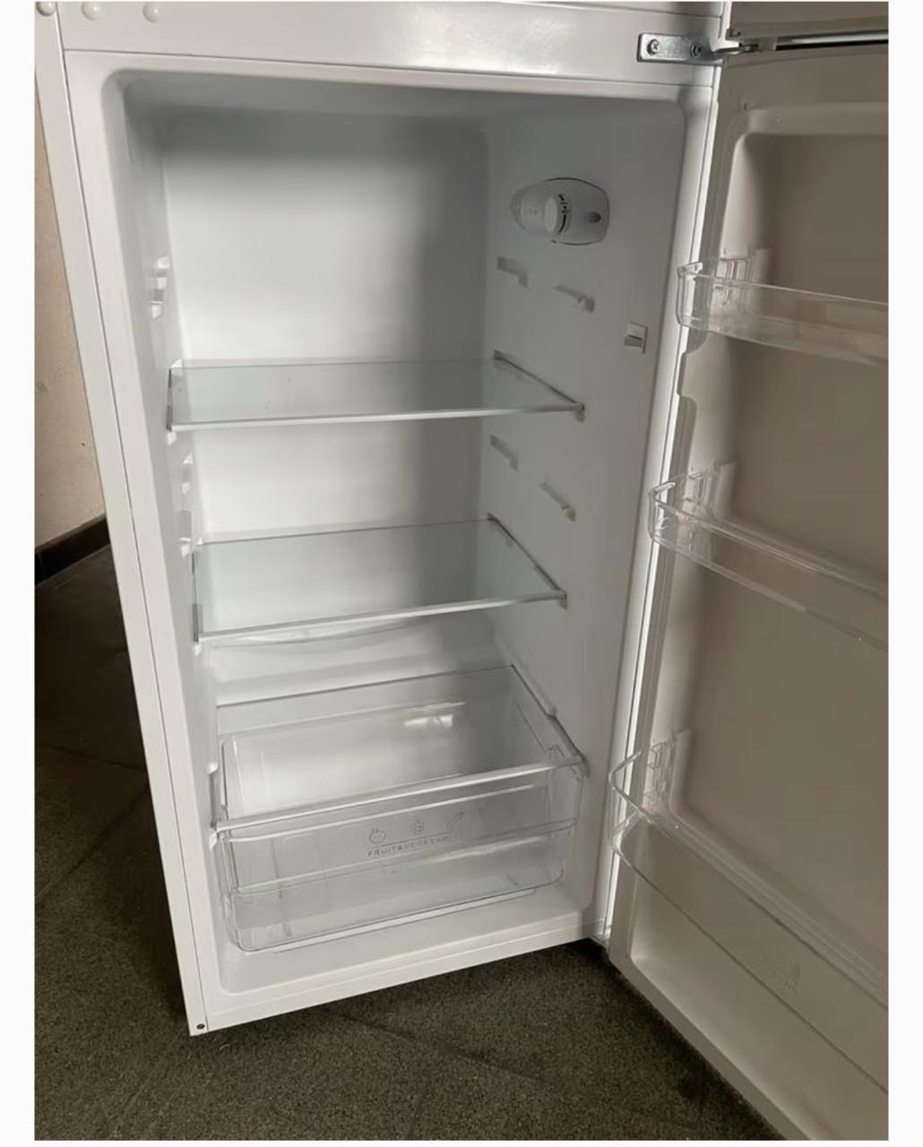 Siemens Koelkast met vriezer 140x56x60 cm. HBD.