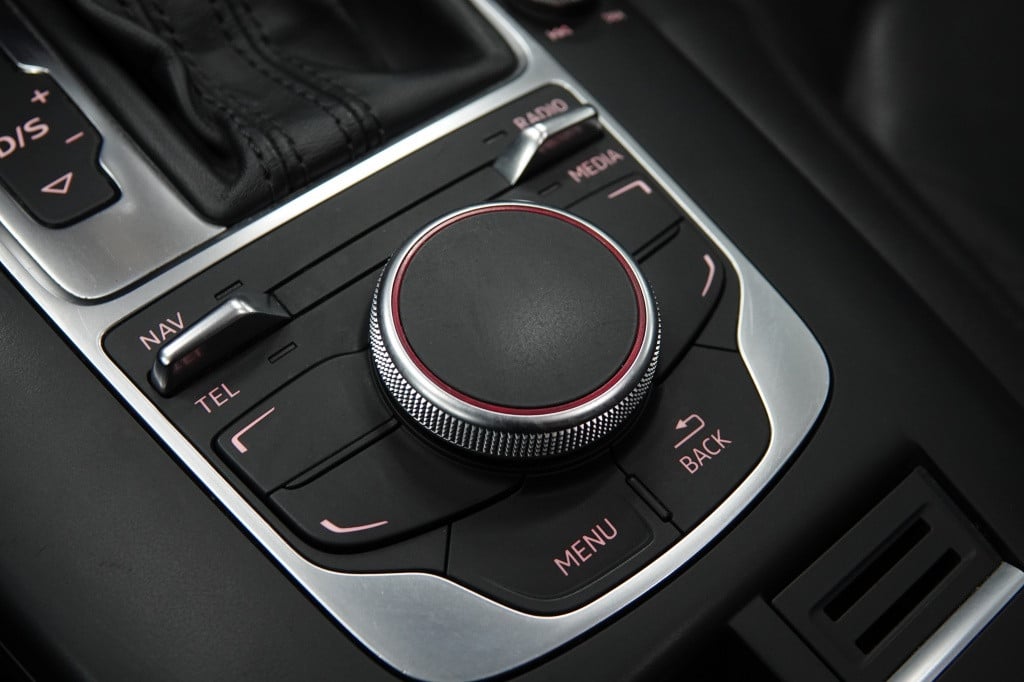 Audi A3 limousine 1.8 tfsi | panorama | leder | camera | pdc |