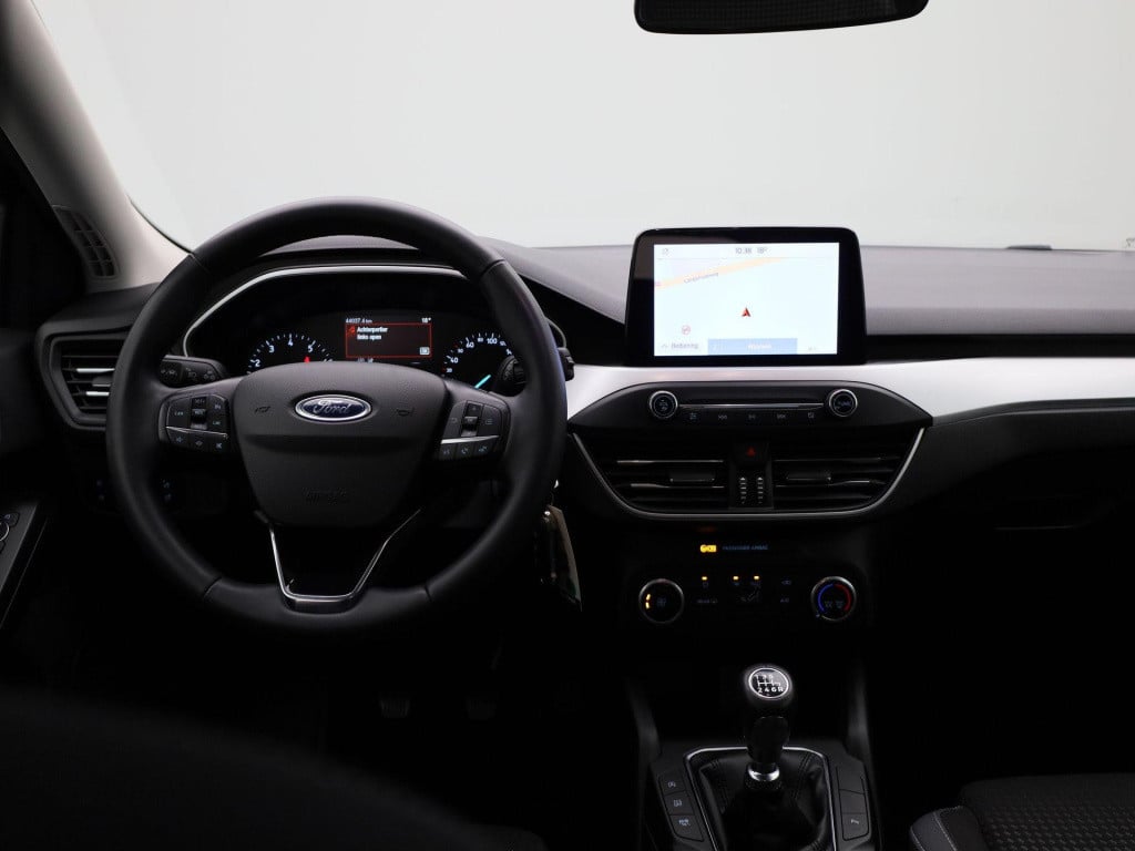 Ford Focus wagon 1.0 ecoboost hybrid trend edition business | cruise contro