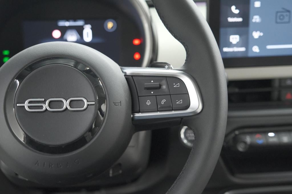 Fiat 600 1.2 hybrid 100 dct6 la prima | camera | adaptieve cruise control |