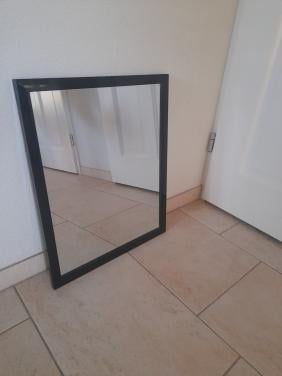 Spiegel 44 x 54 (in goede staat )