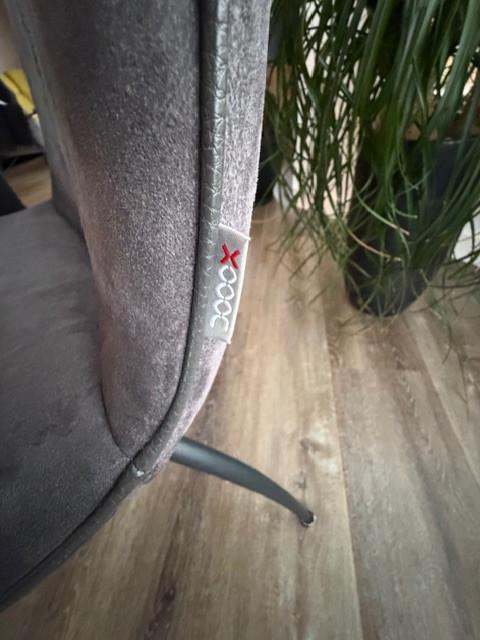 Eetkamertafel met 6 stoelen