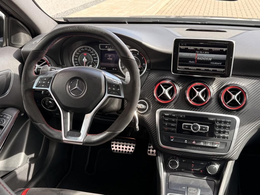 Mercedes-Benz A-Klasse amg 45 4matic | stoelverwarming | kuipstoelen | acht