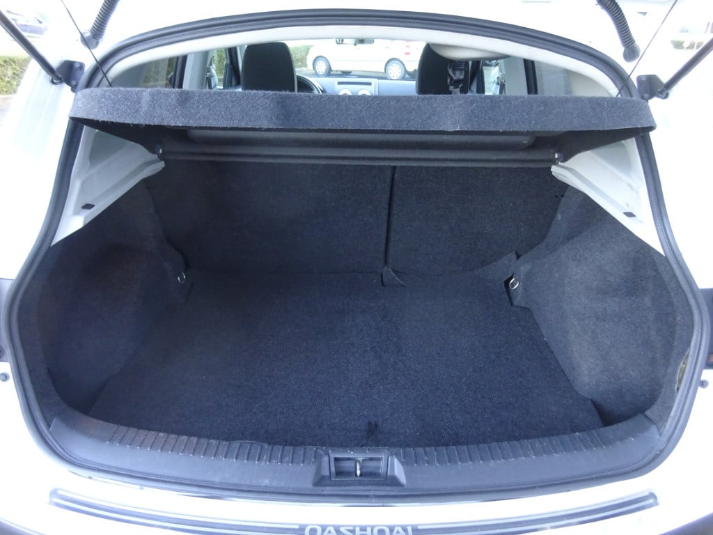 Nissan Qashqai 1.6 connect edition climate control / camera / trekhaak / lm