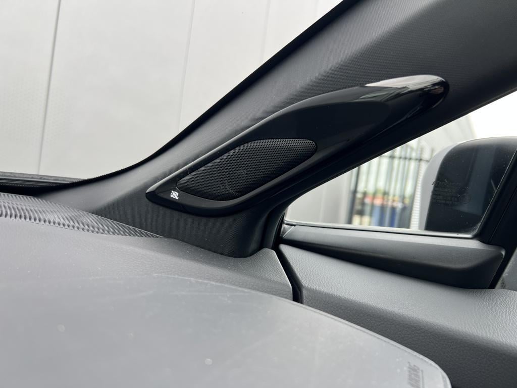 Toyota C-hr 2.0 hyb. first edit. | trekhaak | jbl audio |