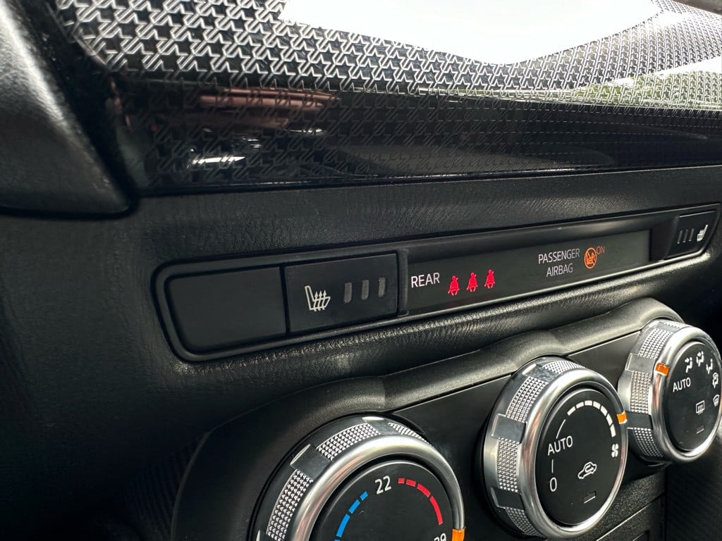 Mazda 2 1.5 skyactive - gt // cruise, navi, stoelverwarming //