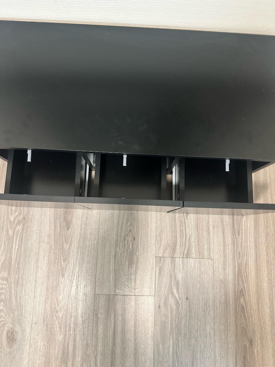 Zwarte houten tv meubel