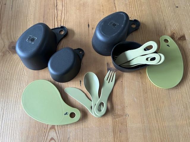 Compacte camping schaaltjes.