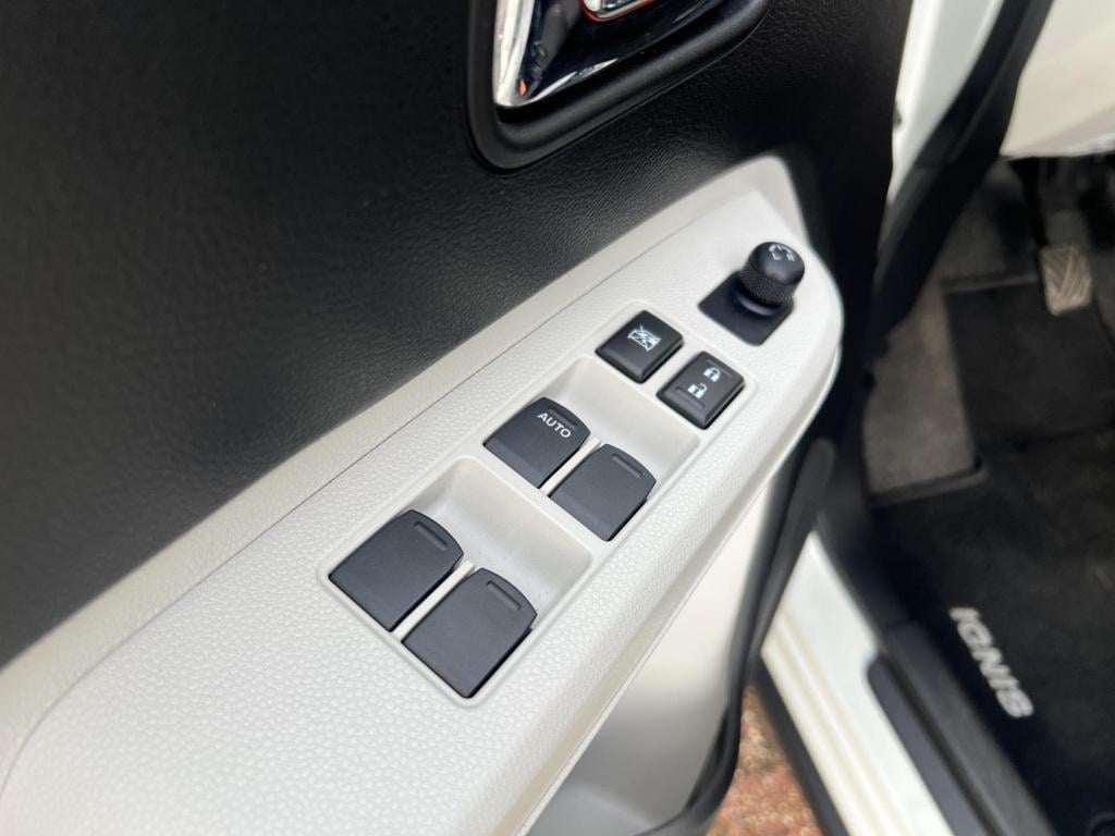Suzuki Ignis 1.2 stijl smart hybrid dealer oh. rijklaarprijs!!