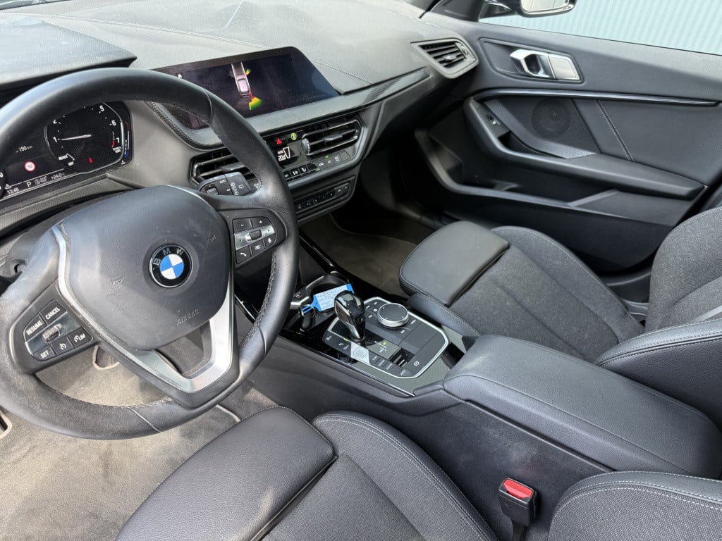 BMW 1 Serie 118i 140pk automaat high executive sportline 5-drs