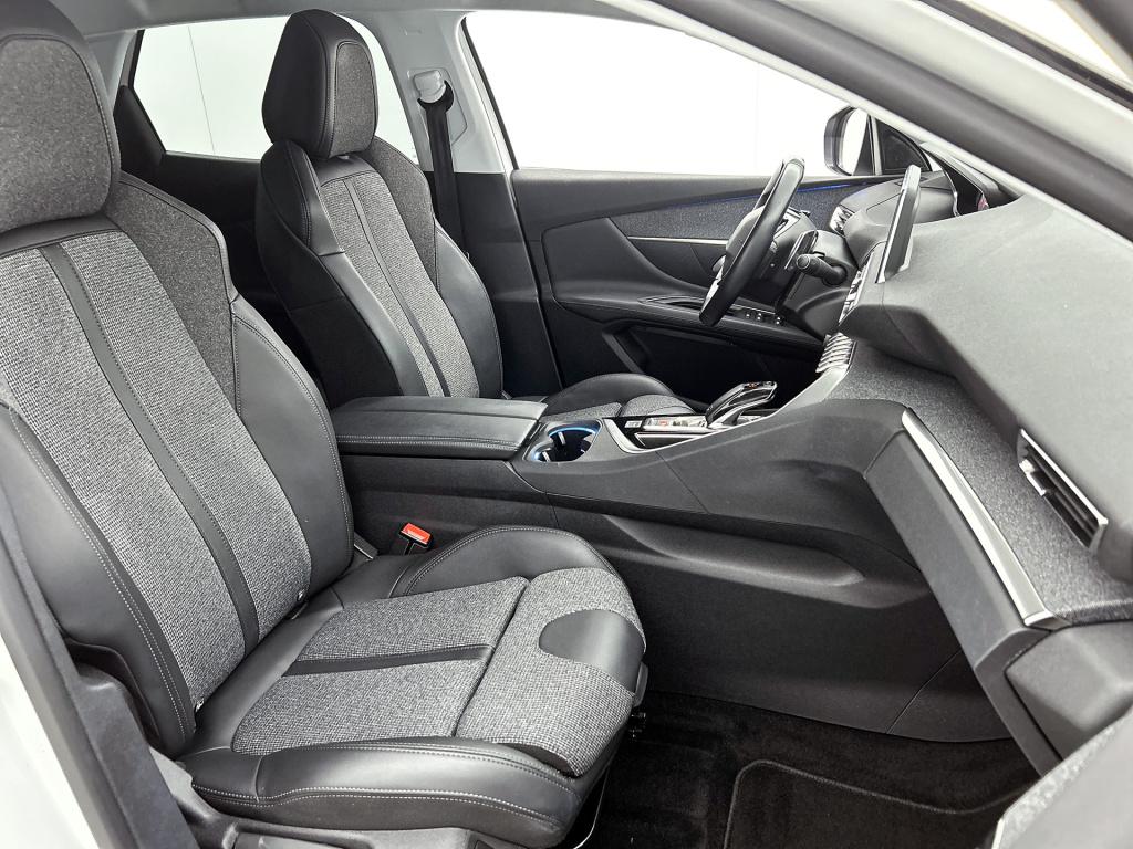 Peugeot 3008 1.2 puretech blue lease premium avantage