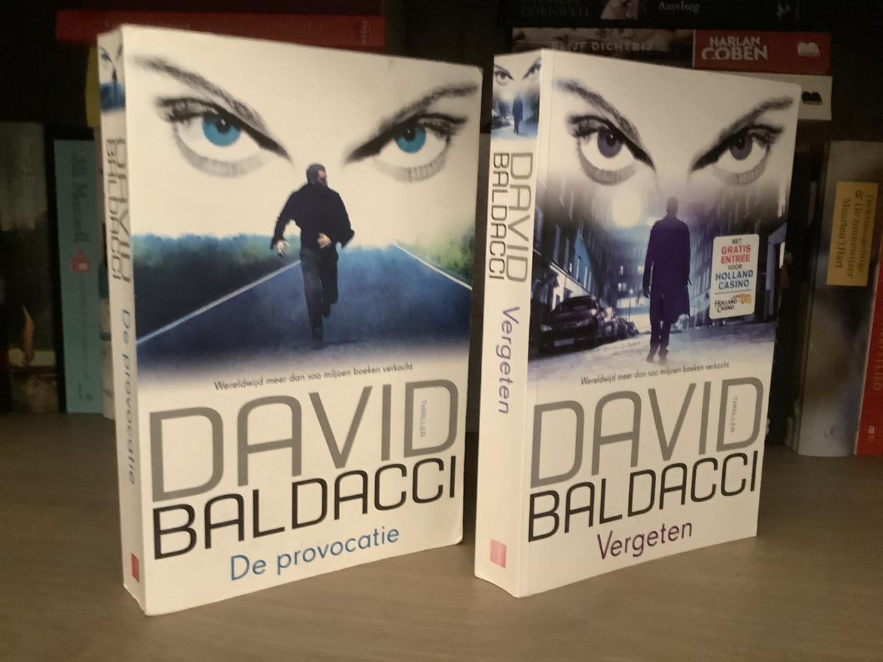 Opruiming van een stapel boeken, roman, thriller van alles wat.