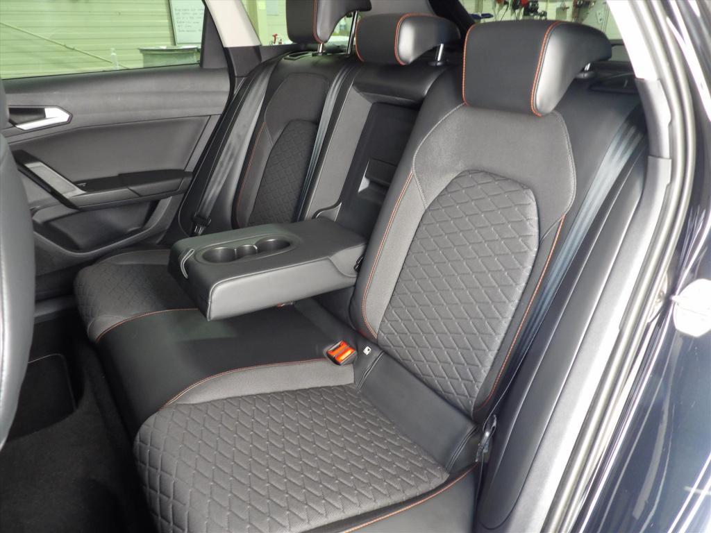 Seat Leon sportstourer 1.5 tsi 150pk fr business intense