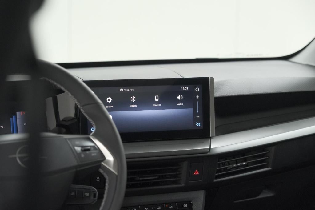 Opel Frontera turbo hybrid 145 gs | 7 zitplaatsen | navigatie | dodehoekdet