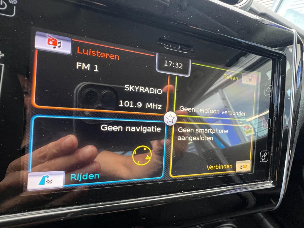 Suzuki Swift 1.0 stijl smart hybrid, camera, carplay enz...