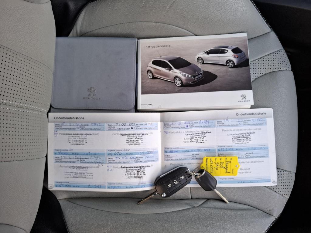 Peugeot 208 1.4 vti 95 griffe 5-drs navi/leer/clima
