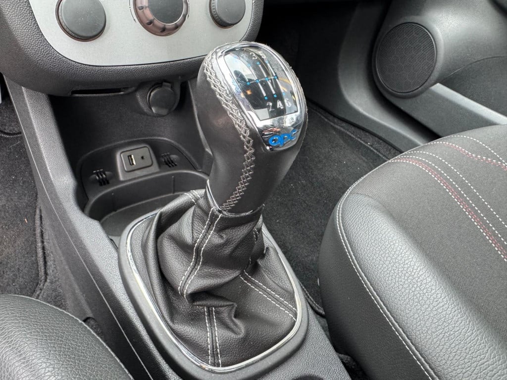 Opel Corsa 1.6-16v t color edit