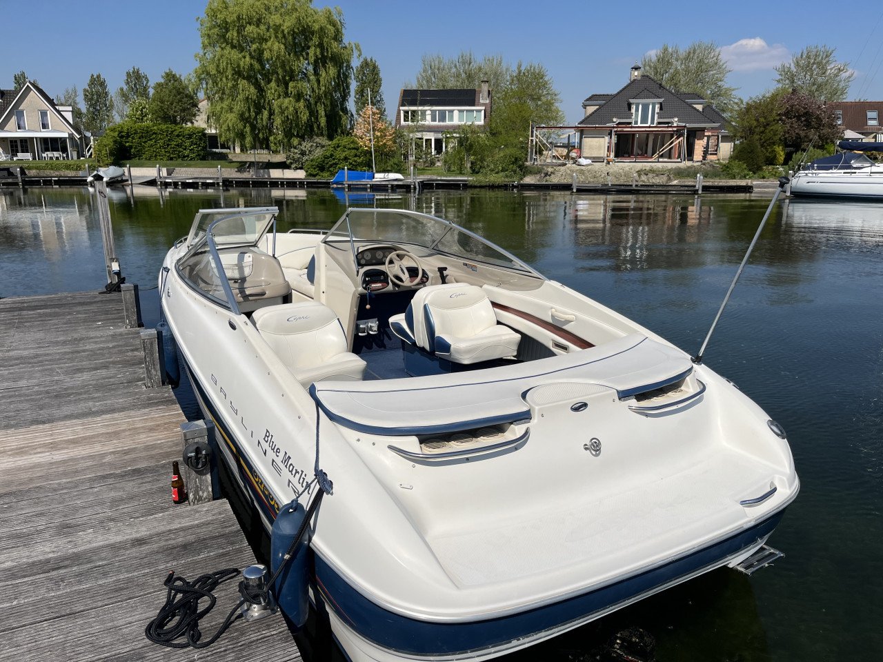 Bayliner Capri 235LX V8 5lit 220pk incl nieuwe trailer (2021)