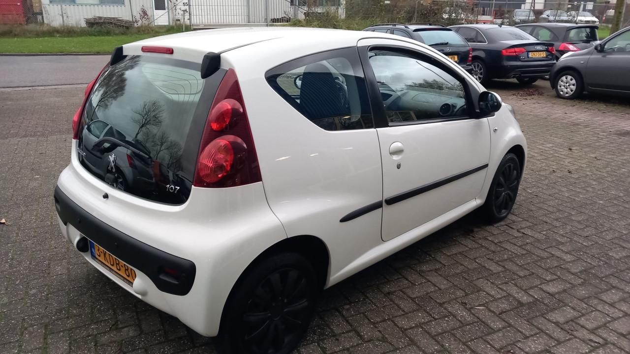 Peugeot 1.0 12v 107 Active 3deurs bj:2014 led-airco apk 2026