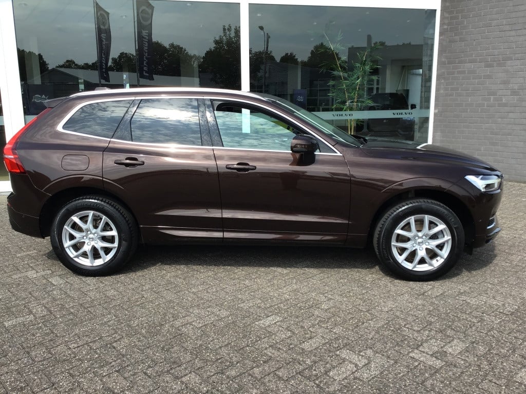 Volvo XC60 t8 390pk recharge mo.pro leder/luchtvering/h.k. audio/360 camera