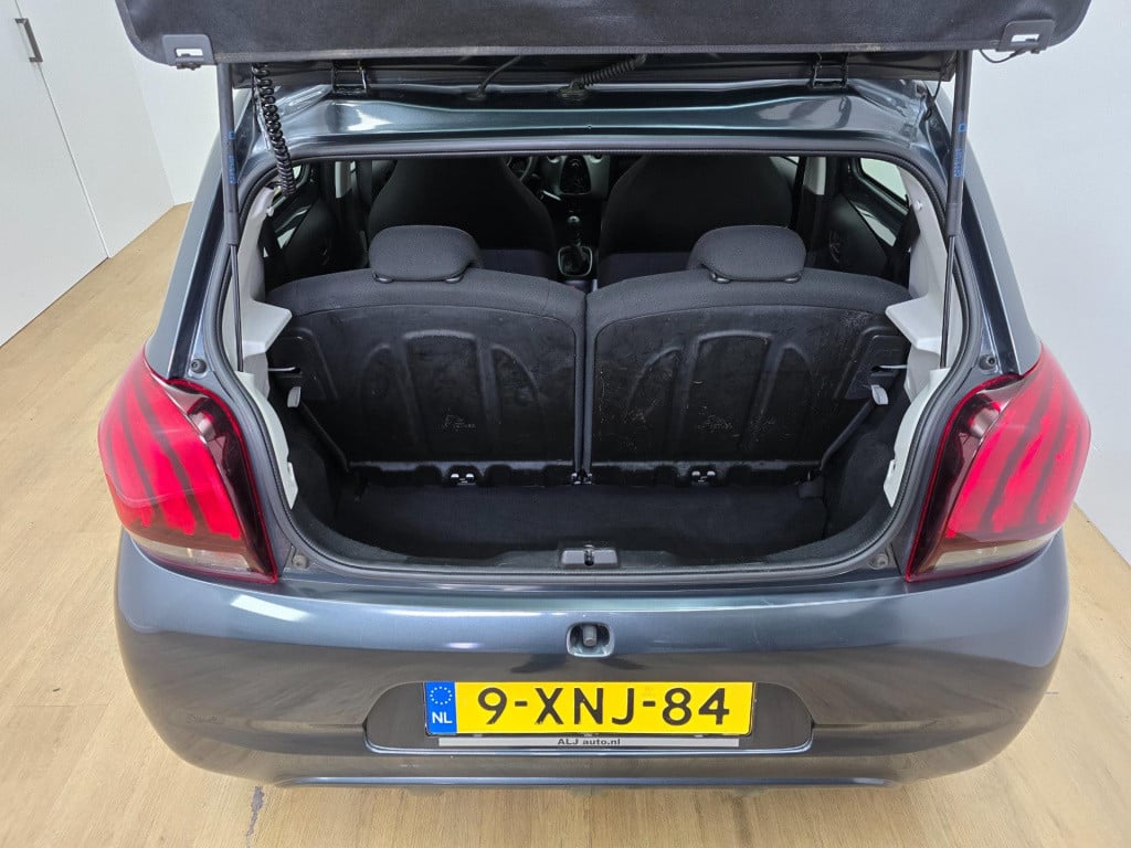 Peugeot 108 occasion 1.0 e-vti active met airco en antracietgrijs qua kleur