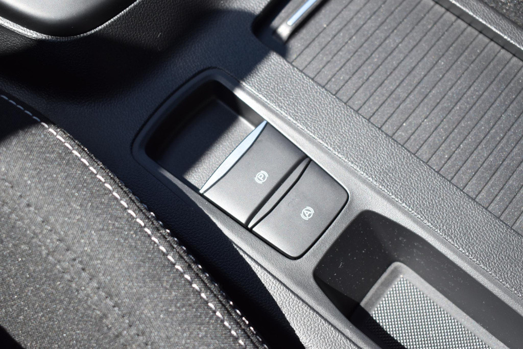 Ford Focus wagon 1.0 ecoboost hybrid titanium x | climate control | cruise 