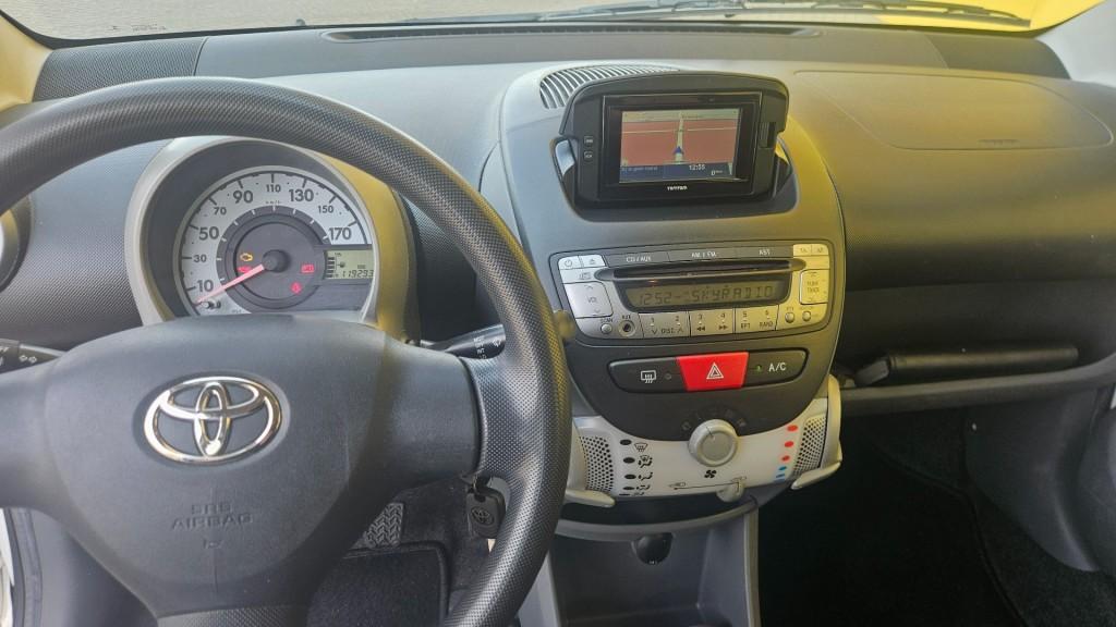 Toyota Aygo 1.0 comfort navigator / nl auto / nap